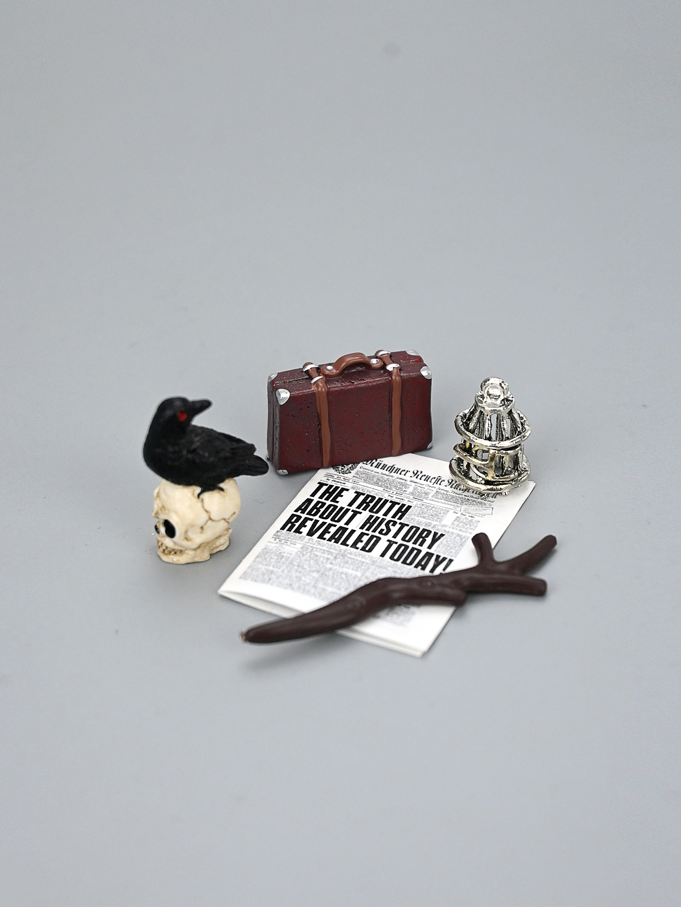 Miniature Academy Luggage Scen - Home Decor Unique Items recension och pris
